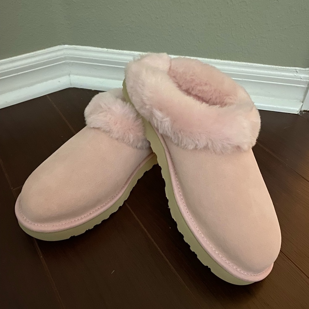 NIB Light pink Cluggette